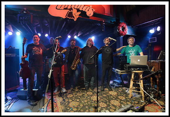 Anders_Osborne_7th_annual_holiday_spectacular_Night_2_tipitinas_jm_121618_028