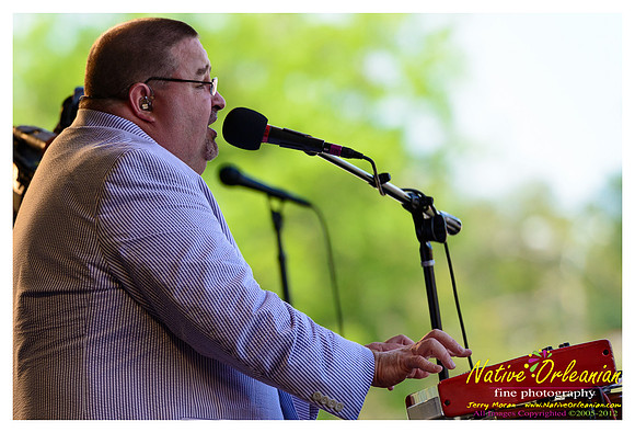 papa_grows_funk_jazz_fest_jm_042912_015
