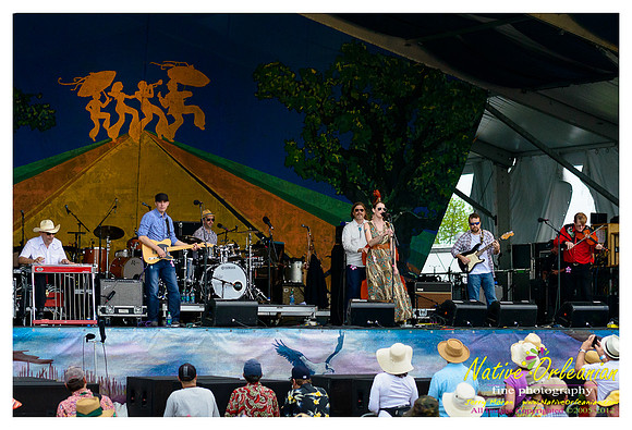 gal_holiday_jazz_fest__jm_042812_003