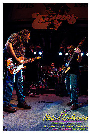 alvin_youngblood_hart_tipitinas_jm_060114_010