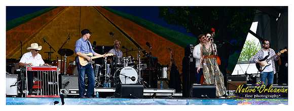 gal_holiday_jazz_fest__jm_042812_010