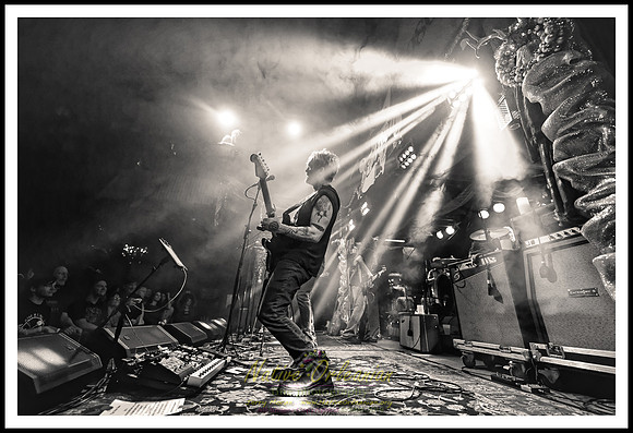 anders_osborne_Tipitinas_Christmas_Spectacular_jm_121816_033