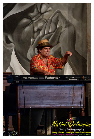 tab_benoit_jazz fest_jm_042912_010