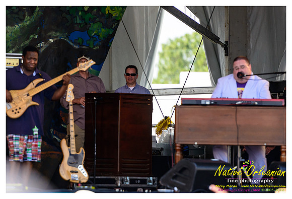 papa_grows_funk_jazz_fest_jm_042912_019
