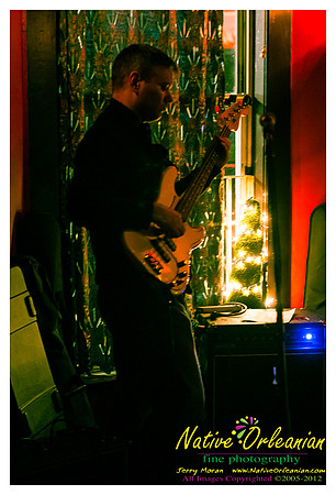 the_tangle_circle_bar_jm_122212_013