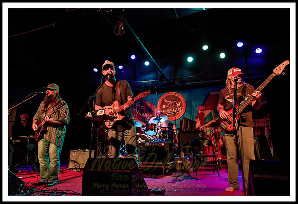 HISB_FNOLAWL_Flood_relief_Howlin_wolf_jm_091016_002