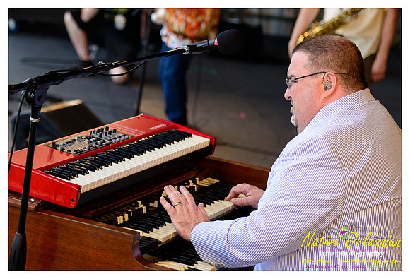 papa_grows_funk_jazz_fest_jm_042912_003