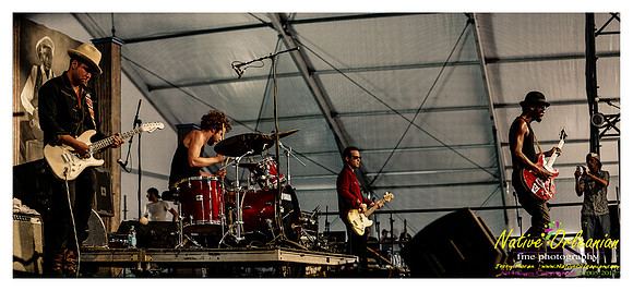 gary_clark_jr_jazz_fest__jm_042912_008