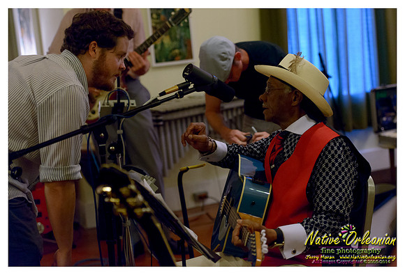 little_freddie_king_living _room_studio_jm_052014_009