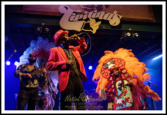 cyril_nevilles_bday_tipitinas_jm_101522_055