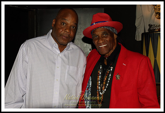 cyril_nevilles_bday_tipitinas_jm_101422_002