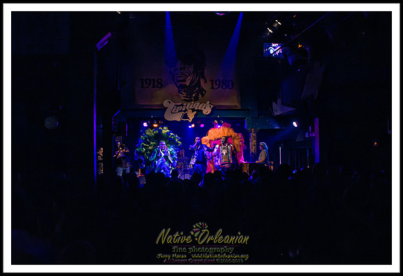 cyril_nevilles_bday_tipitinas_jm_101422_017