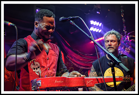 anders_osborne_Tipitina's_Christmas_Spectacular_jm_121816_036