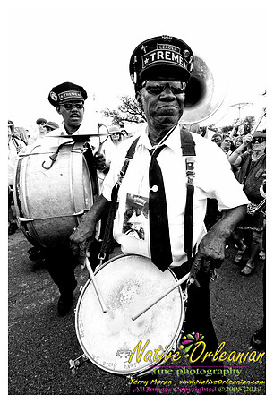 uncle_lionel_jazz_fest_second_line_jm_042813_014