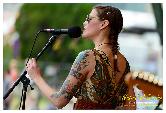 gal_holiday_jazz_fest__jm_042812_005