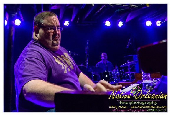 walter_wolfman_washington_instruments_a_comin_tipitinas_jm_042913_002