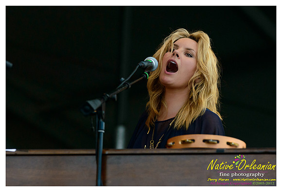 grace_potter_jazz_fest__jm_050412_002