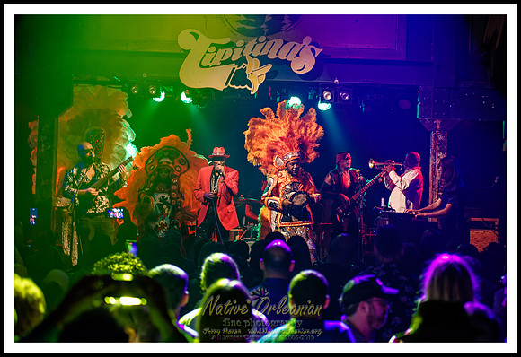 cyril_nevilles_bday_tipitinas_jm_101422_046