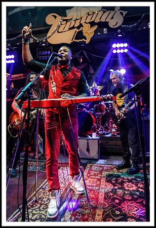 anders_osborne_Tipitina's_Christmas_Spectacular_jm_121816_032