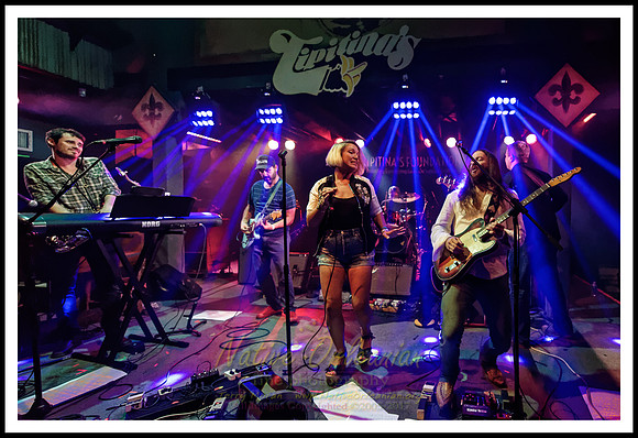 darcy_malone_and_the_tangle_tipitinas_jm_052617_013