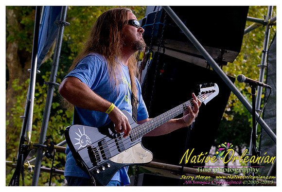 alvin_youngblood_hart_crescent_city_blues_fest_jm_nofp_101913_001