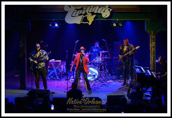 cyril_nevilles_bday_tipitinas_jm_101422_034