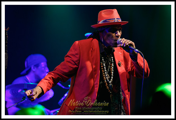 cyril_nevilles_bday_tipitinas_jm_101422_039