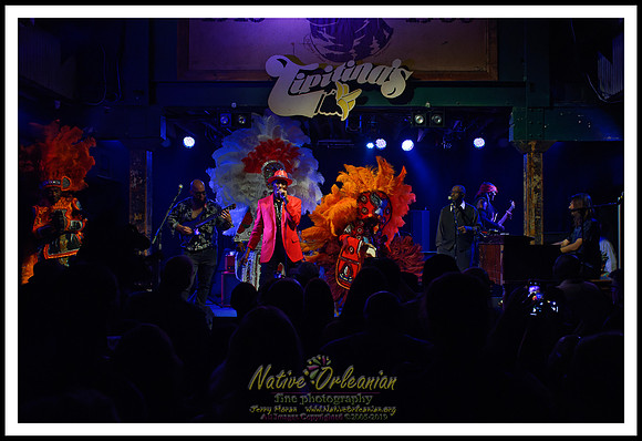 cyril_nevilles_bday_tipitinas_jm_101522_049