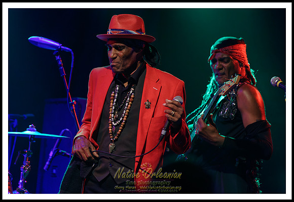 cyril_nevilles_bday_tipitinas_jm_101422_037