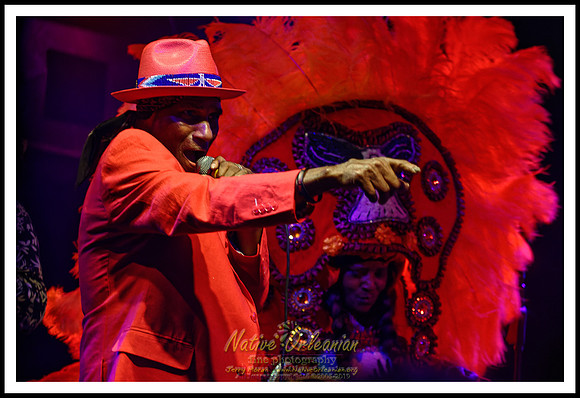 cyril_nevilles_bday_tipitinas_jm_101422_044