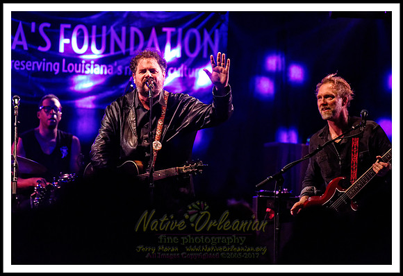 anders_osborne_xmas_spectacular_tipitinas_jm_121717_010