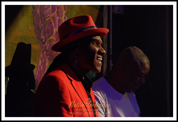 cyril_nevilles_bday_tipitinas_jm_101422_005