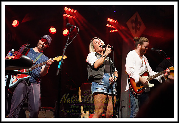 darcy_malone_and_the_tangle_tipitinas_jm_052617_008