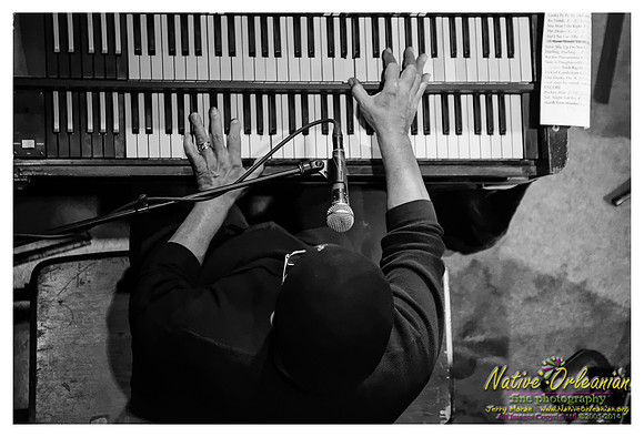 art_neville_cha_dooky_do_tipitinas_jm_111614_014