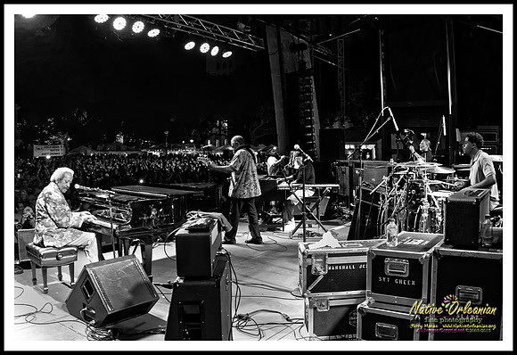 funky_meters_crescent_city_blues_and_bbq_fest_jm_101715_011