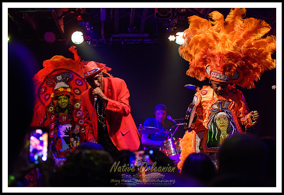 cyril_nevilles_bday_tipitinas_jm_101422_043