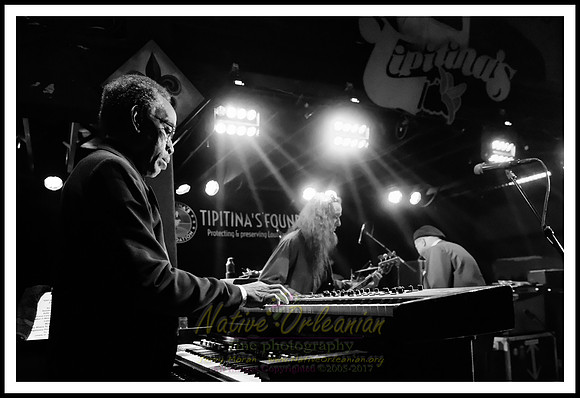 anders_osborne_xmas_spectacular_tipitinas_jm_121717_019