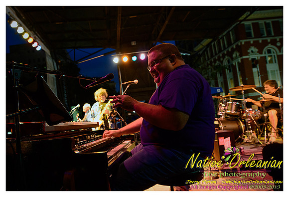 raw_oyster_cult_harvest_the_music_jm_nofp_103013_009