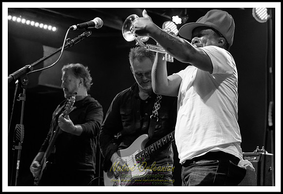 anders_osborne_holiday_spectacular_jm_121721_016