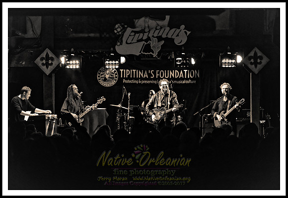 anders_osborne_xmas_spectacular_tipitinas_jm_121717_012