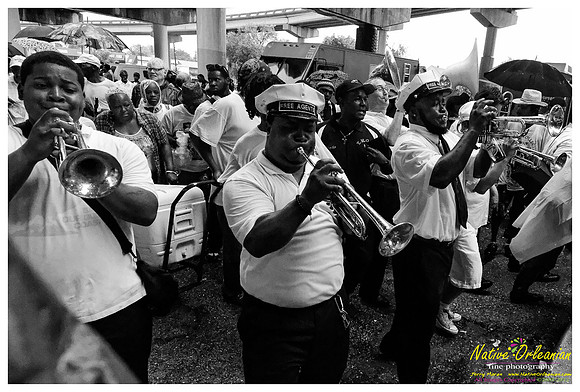 uncle_lionel_second_line_post_mahalia_jm_072012_040