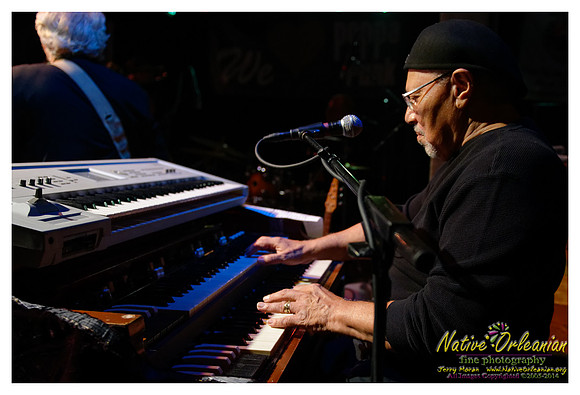 art_neville_cha_dooky_do_tipitinas_jm_111614_009