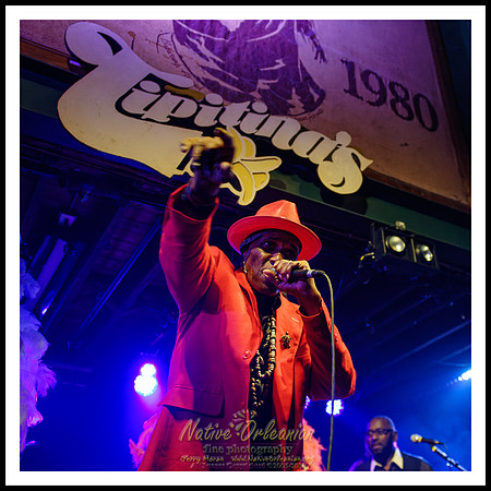cyril_nevilles_bday_tipitinas_jm_101522_053