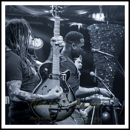 anders_osborne_Tipitina's_Christmas_Spectacular_jm_121816_039