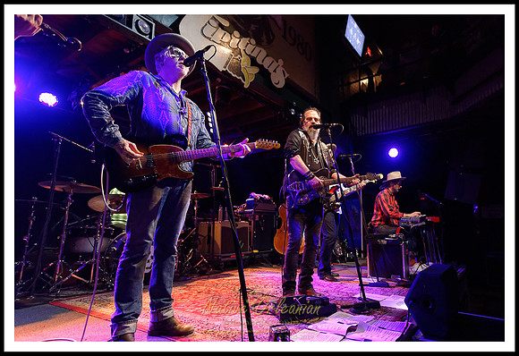 steve_earle_tipitinas_jm_062322_007